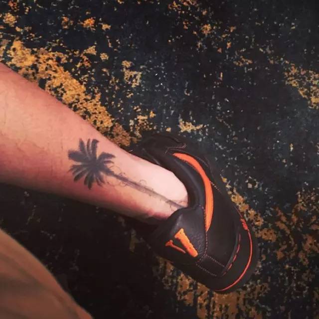 “谁再说纹身是纯装X无意义，我就让老公们去怼住他的嘴”