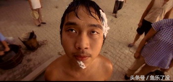 星爷*用御**配角“酱爆”发福变大叔，爆曾见过周星驰真实女友！