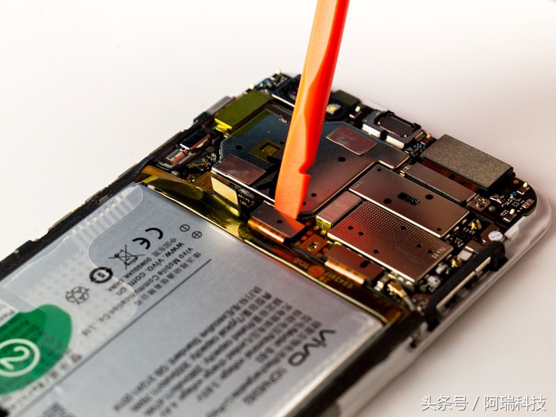 vivox9手机拆机换电池视频,vivox9换屏幕总成教程