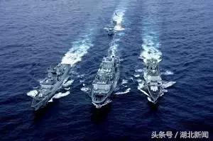 *会两**首场发布会又爆金句了：中国仍是世界经济最强劲的发动机！