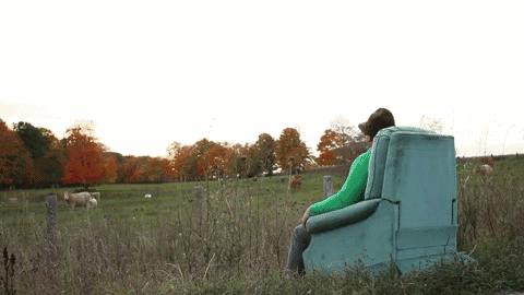 扛着沙发前进,扛着沙发去旅游