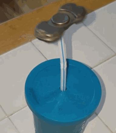 震撼男人圈的指上神器“指尖陀螺”