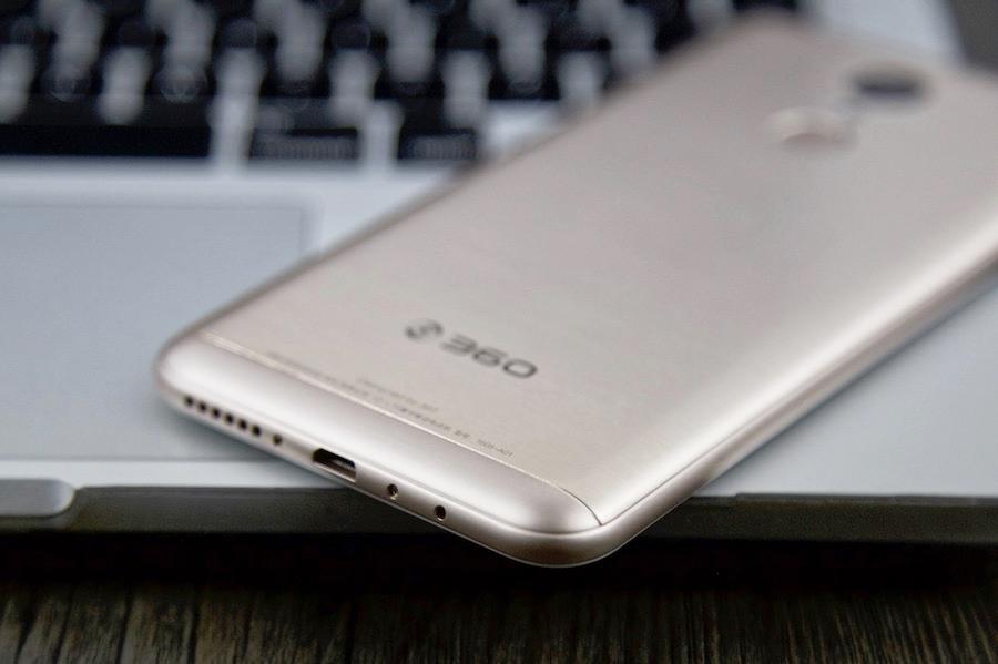 4000mAh+6GB运存!仅售1399的360手机N5评测