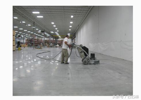 混凝土地面起砂原因及修复办法,混凝土表面起灰的原因及解决方法