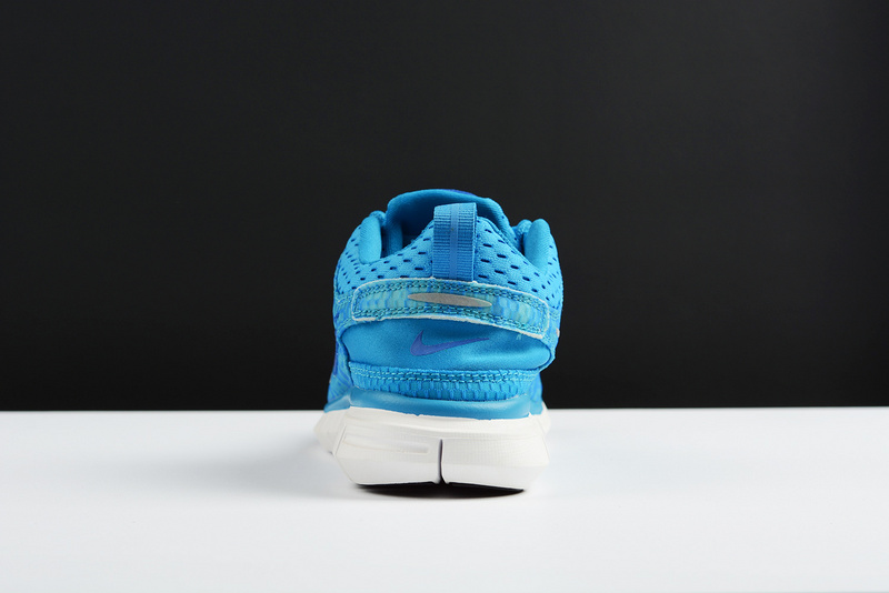 把握早春混搭新意，简简单单运动鞋也能“搞事情”