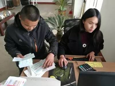 90后小伙靠卖ppt年入百万,90后小伙靠卖炸串臭豆腐买车买房