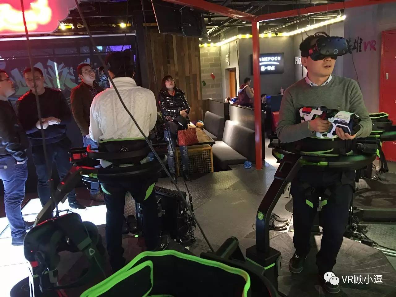 目前vr体验馆的市场,开一家vr体验店要多少钱