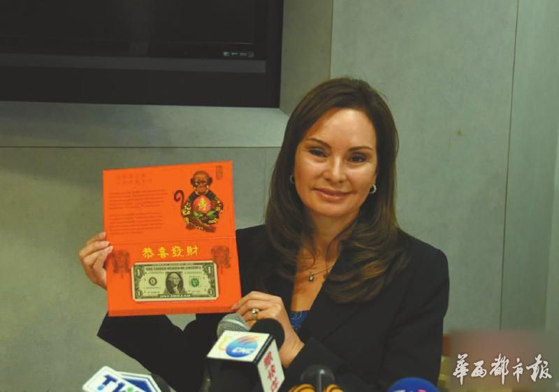 猴纪念币猴玩偶猴手表 海外“猴赛雷”引网友疯狂吐槽