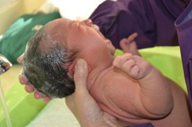 生孩子紧急情况及措施,生孩子不顺利怎么回事