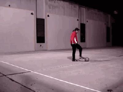 6-12岁足球球感训练足球基本技术,足球对墙训练