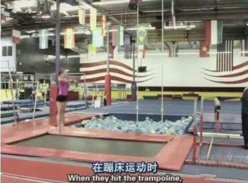 濂冲瓙鐜╁悗绌虹炕鎰忓韬骸,濂冲瓙鐜╁悗绌虹炕鎰忓鎽斾笅灞卞礀鍚庣画