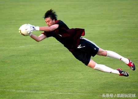 曲波为什么转业,曲波二十年足球生涯终不悔