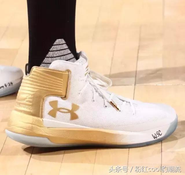 今天，你们被这双大金鞋刷屏了么？