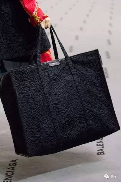 valentino2021秋冬时尚系列,valentino秋冬系列