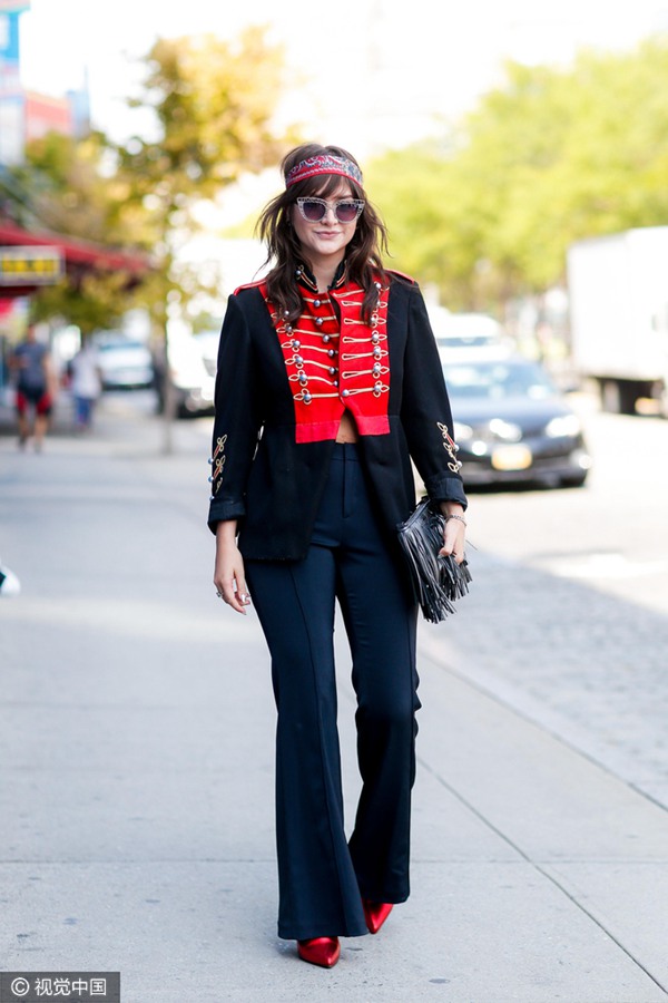 香奈儿秀场盘着头发,香奈儿秀场发箍