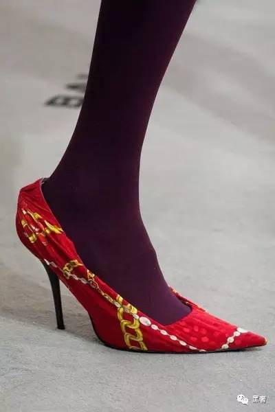 valentino2021秋冬时尚系列,valentino秋冬系列