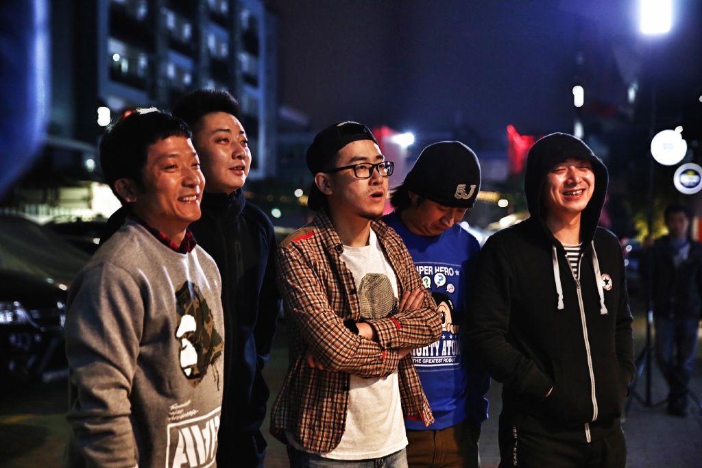 用说相声的方式唱歌,用说相声的方式解说电视剧