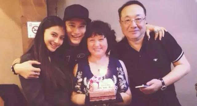 王宝强全家福,王宝强晒全家福