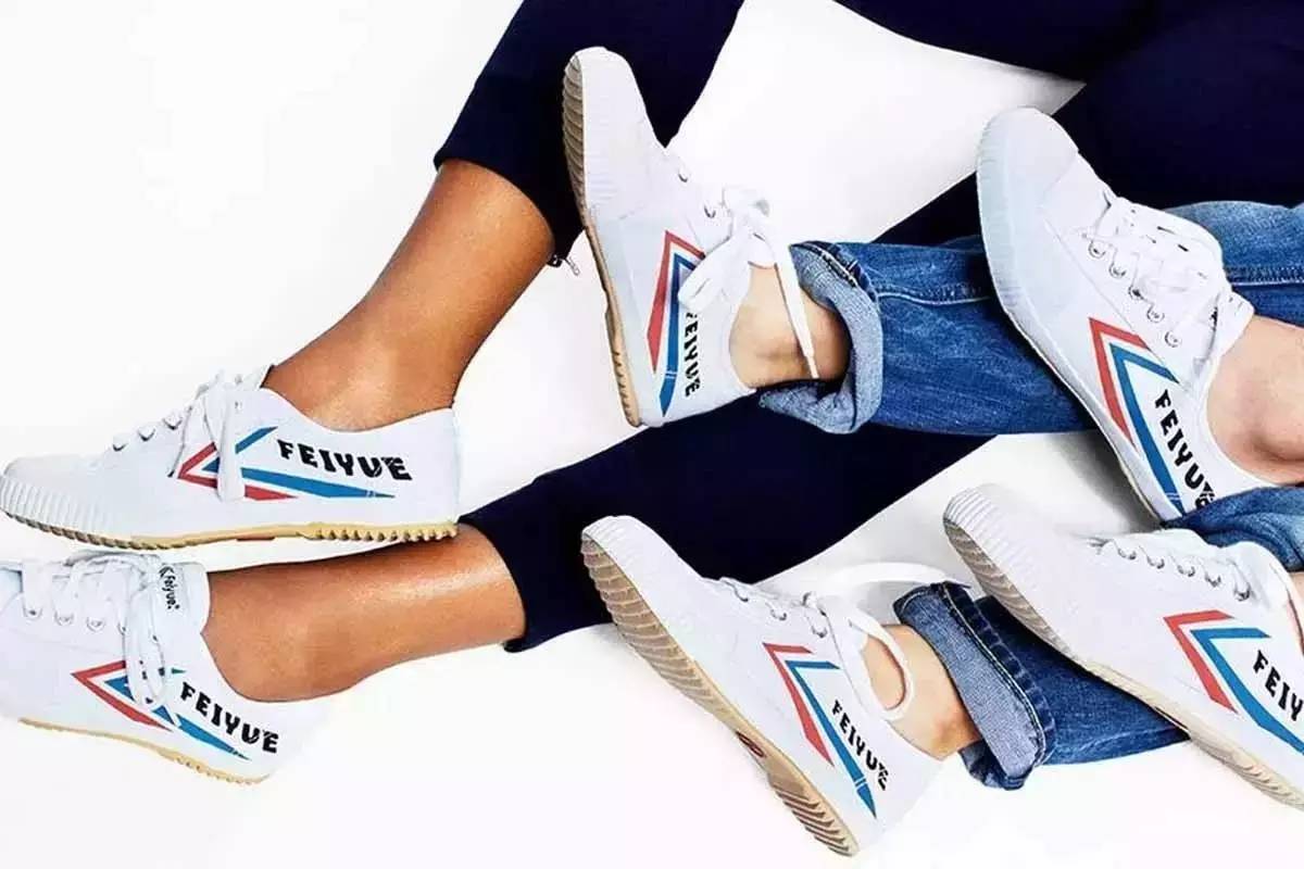 小白鞋终极总结，当下最火的9双小白鞋有什么不一样？