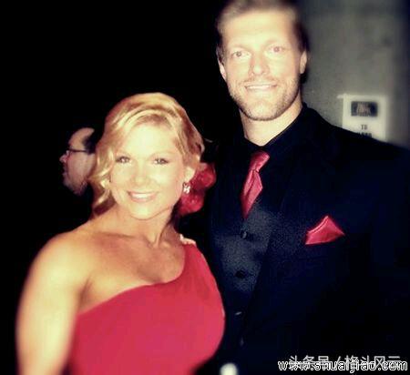 wwehhh夫妇vs隆达罗西,wwe2015年cm朋克