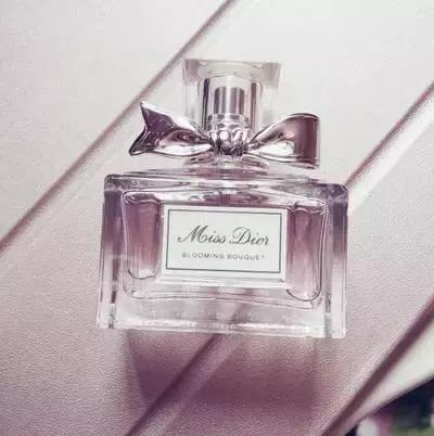 有情人相爱一辈子 (情人会真心相爱一辈子)