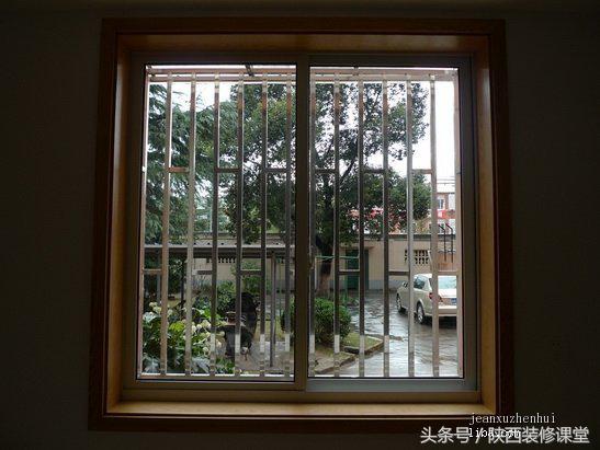 带天井的木头老房子,60平老房子一楼带院子