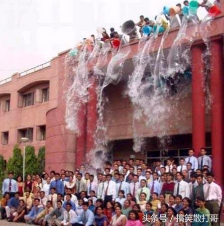 唐僧的坐骑变成了一辆车,现在唐僧骑的白龙马是真的吗