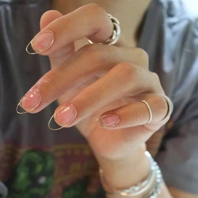 现在最流行美甲款式,2020美甲流行款式视频