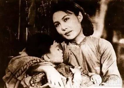 这部诗电影刷新了中国影史的艺术新高度,可惜至今仍流落他乡