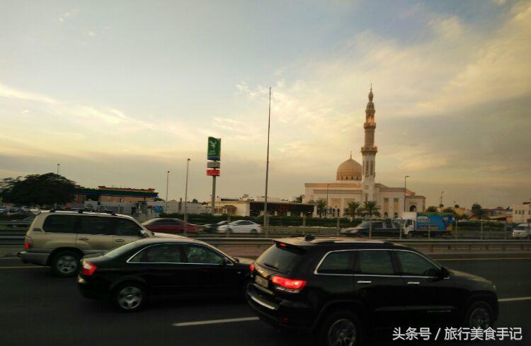 迪拜世界第一富,迪拜的奢华历程