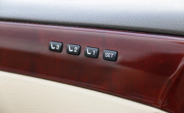 红旗盛世高档汽车,2016款一汽红旗盛世手动挡