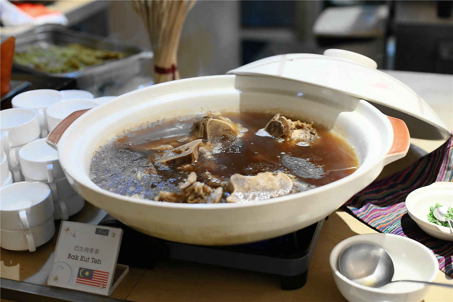 带上大牌口红，这家5星级酒店自助餐5折，亚洲女神月走起！