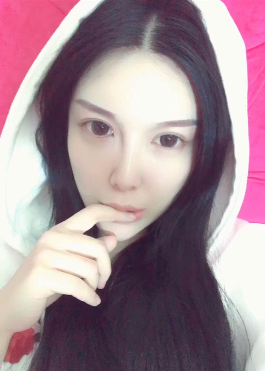 独家对话｜歌手莫莫，主播界的拼命三娘