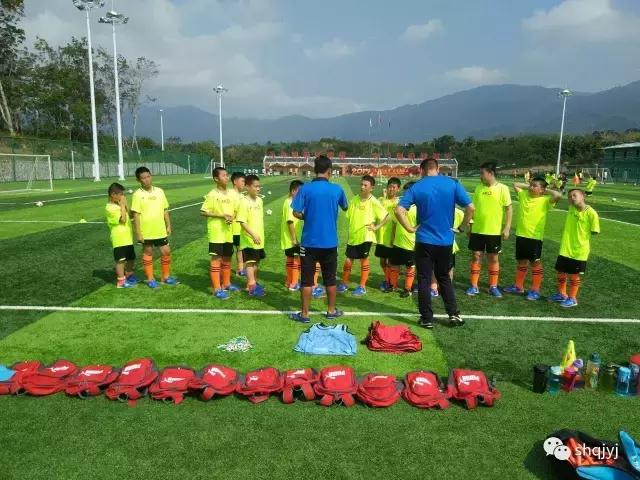 大学路足球队,大学路小学足球队集训