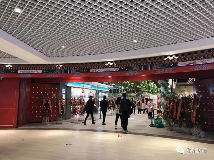 开在富豪门口的“快时尚商业”，它离“火”还有多远？