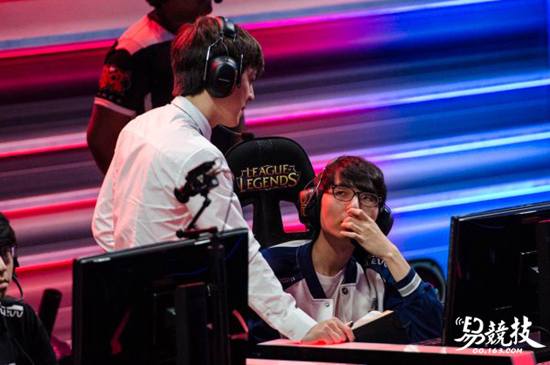 lol最强中单faker登上魔王宝座,回响国服西施