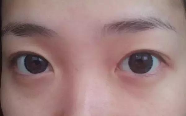 怎么样贴假睫毛才是正确的,贴假睫毛原来如此简单