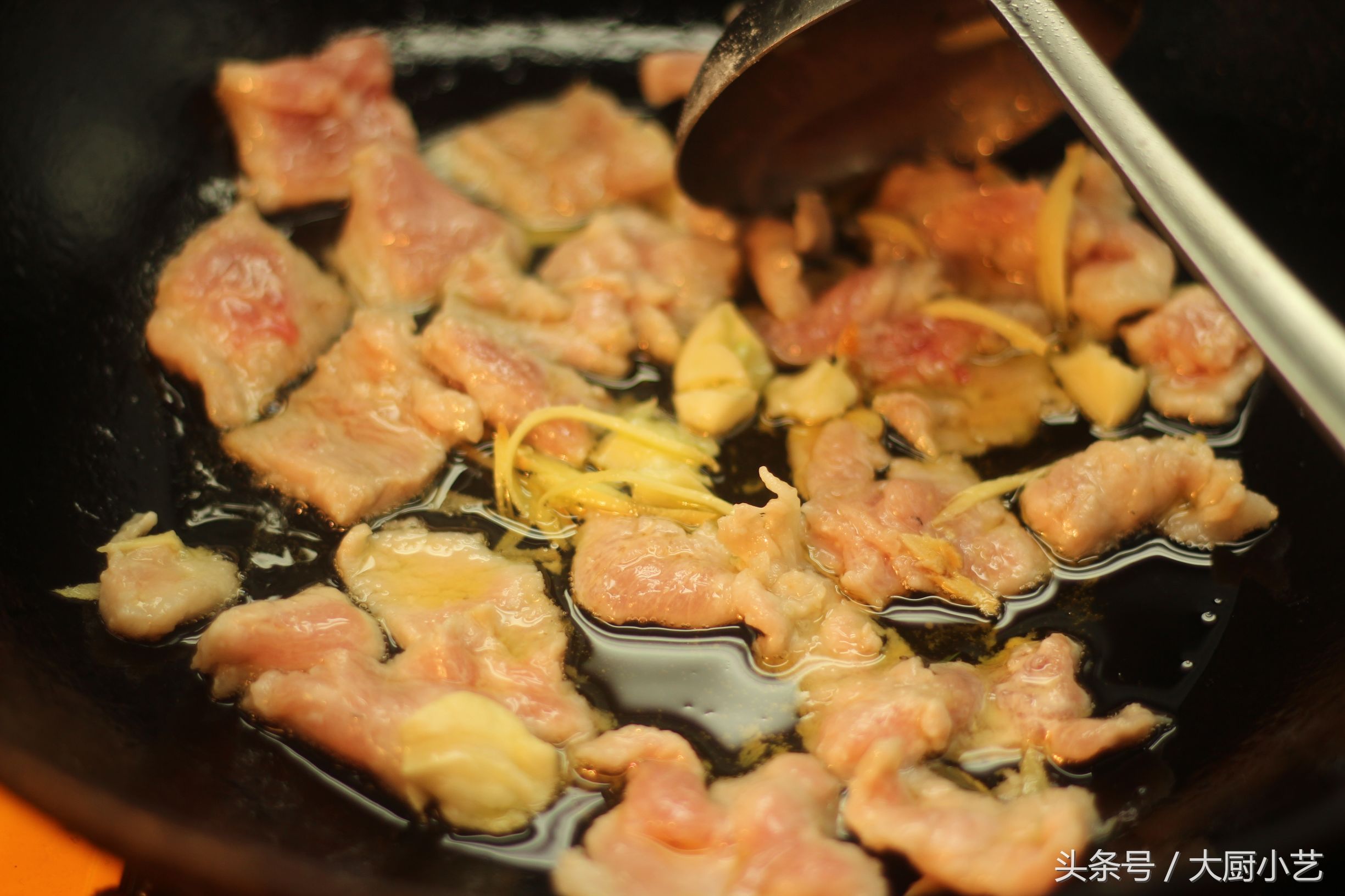 人老了长老年斑跟白斑,人老了长老年斑是什么原因