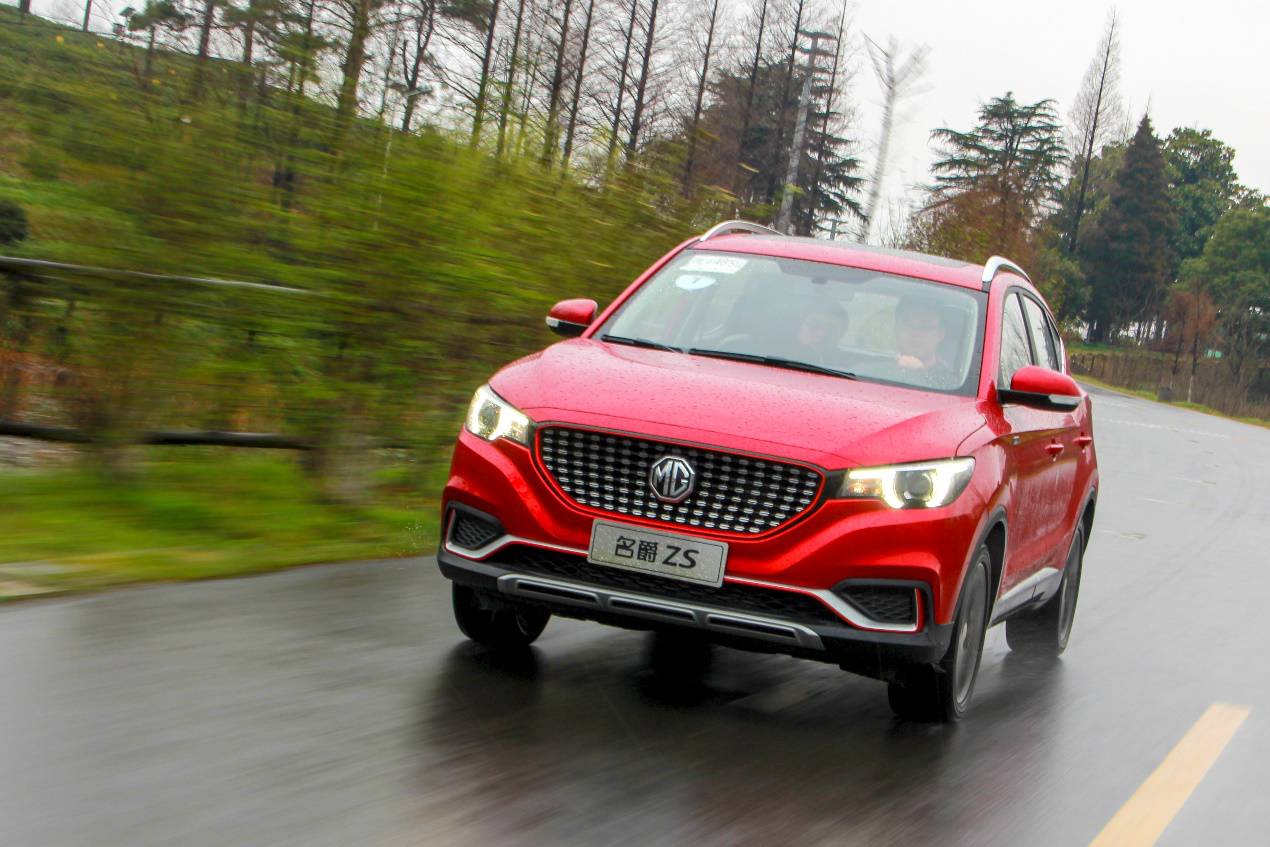 可以遥控泊车电动汽车,名爵zs智能辅助驾驶