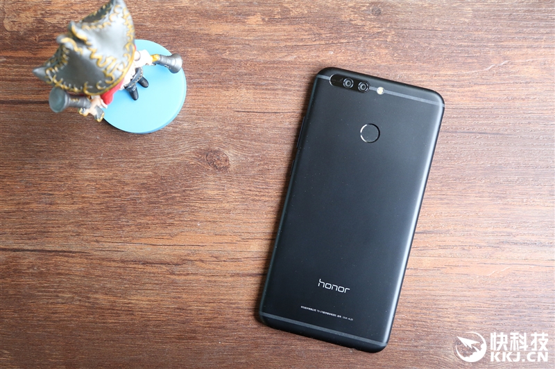 荣耀手机升级8.0测评,荣耀手机关于使用流畅度测试