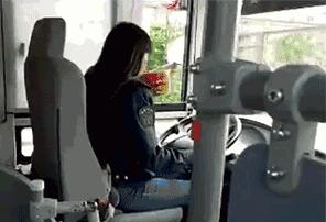 今日GIF「20期」：联合国确认1992年生的人已经步入中年