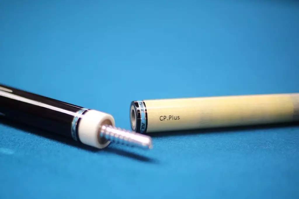 世界台球冠军杨帆,杨帆台球用的什么球杆