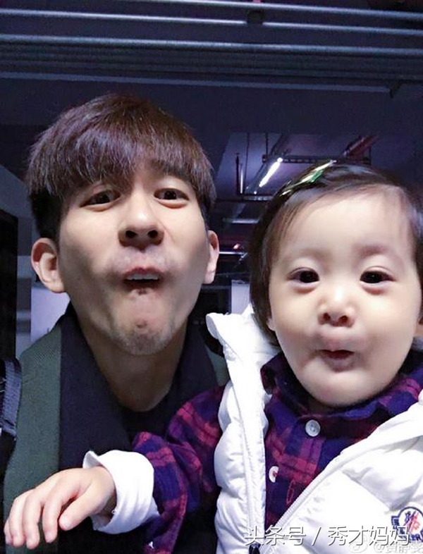 贾静雯女儿咘咘出生的视频,贾静雯三胎都是顺产吗