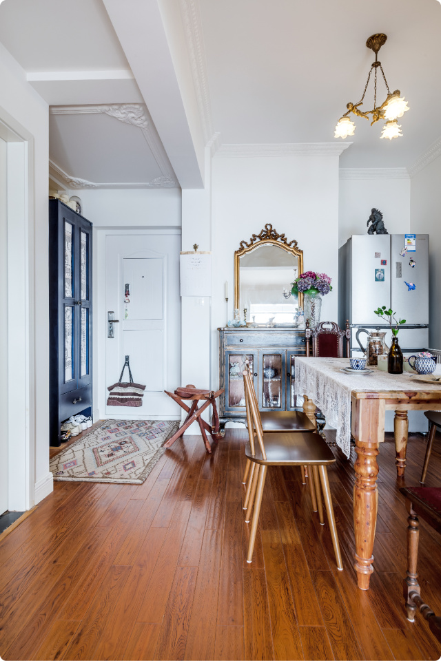 她凑来一堆二手家具,装了人生的第一套房子,关键还特别好看!