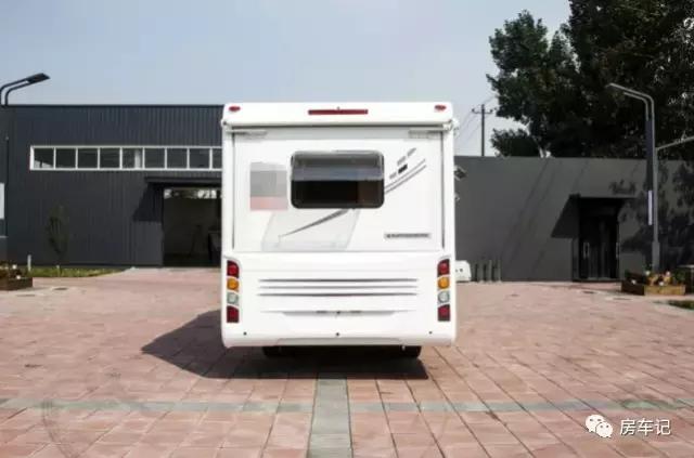 轻卡房车对比c型房车,大通房车c型单拓展房车