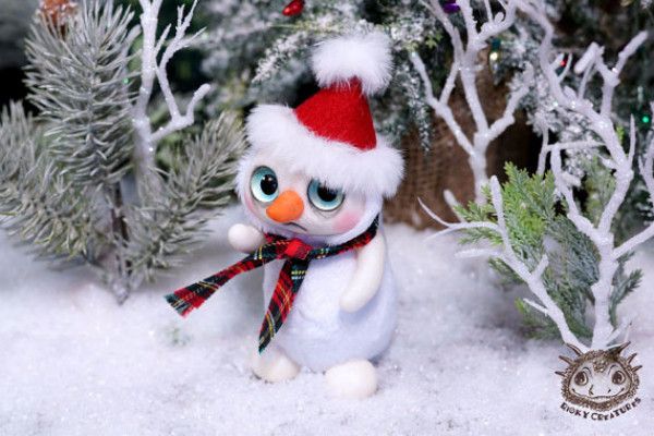 她做的娃娃表情都好奇怪啊！