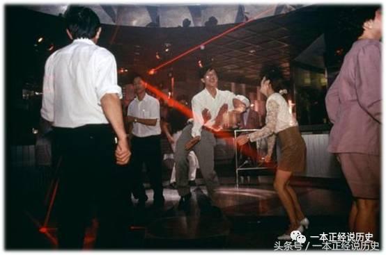 迪斯科舞厅:曾经风靡全国的社交场所,你对此有记忆吗?