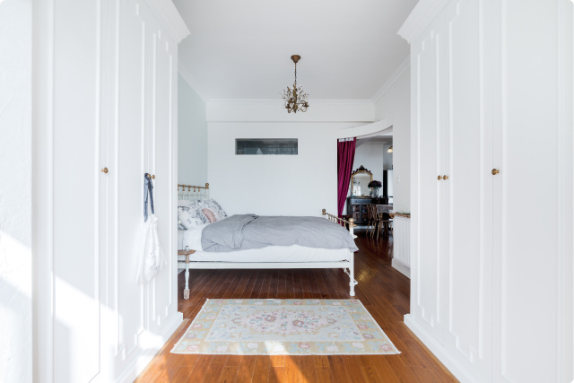 她凑来一堆二手家具,装了人生的第一套房子,关键还特别好看!