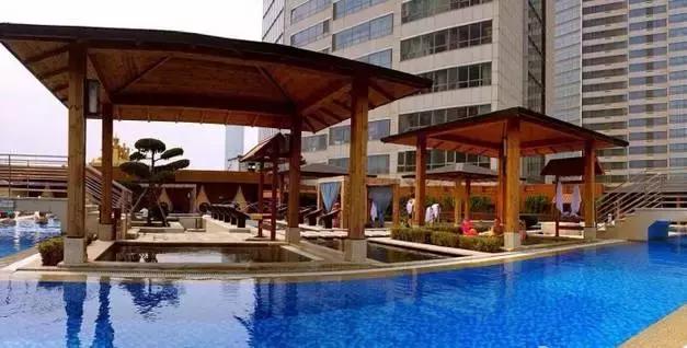 一起泡个温泉,温泉泡池冬天来一场暖暖温泉旅行