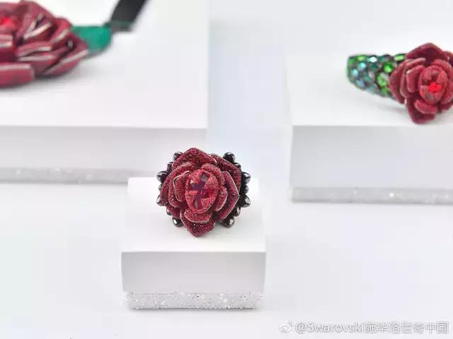 买不起大牌可以穿的衣服,买不起系列礼服